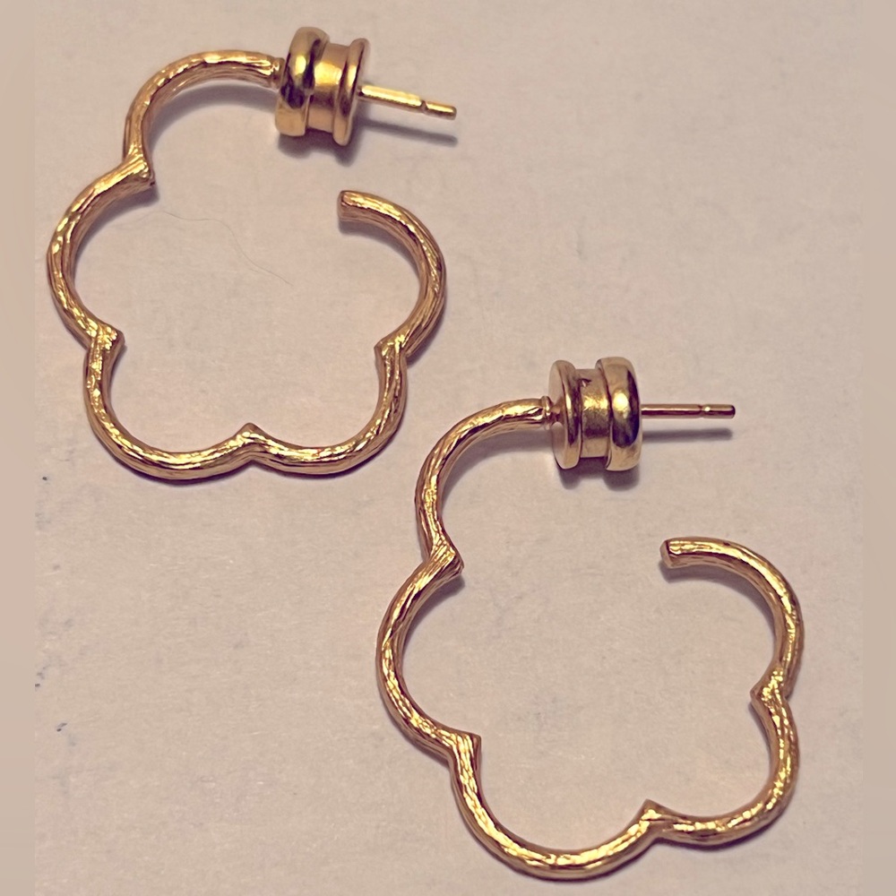 JULIE VOS ⭐️EUC⭐️ small gardenia hoops